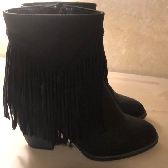 Fringe booties - Picture 3 of 3